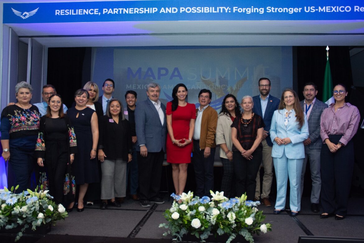 El evento contó con la participación de figuras destacadas, reforzando el compromiso de los gobiernos y la sociedad civil con la agenda binacional.
